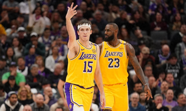 Tại sao sự nghiệp của Reeves  Lakers  kết thúc? Từ chối gia hạn hợp đồng bốn năm từ Lakers, chờ xem những gì đang xảy ra